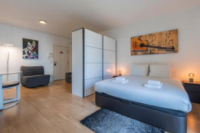 Bright & Comfy Flat in Lisbon by LovelyStay